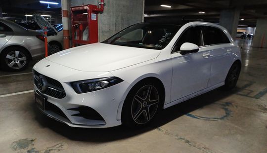 Mercedes Benz • Clase A