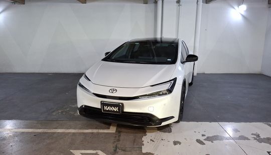 Toyota • Prius