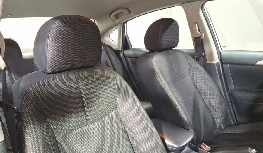 Nissan Sentra 1.8 ADVANCE MT Sedan 2015