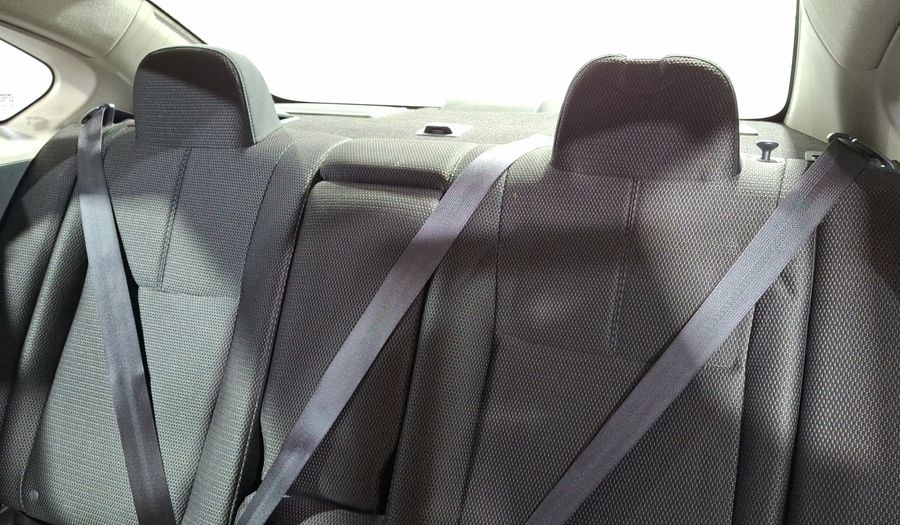 Nissan Sentra 1.8 ADVANCE MT Sedan 2015