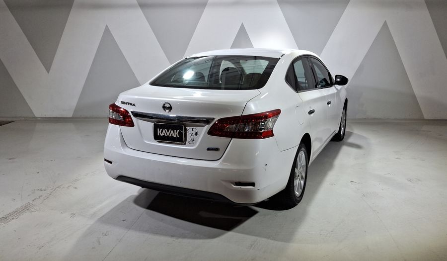 Nissan Sentra 1.8 ADVANCE MT Sedan 2015