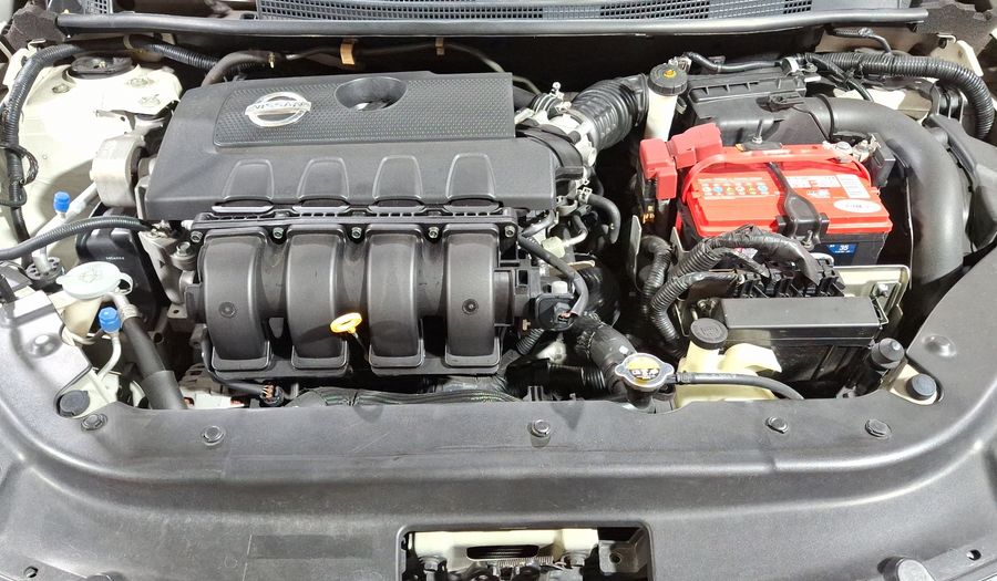 Nissan Sentra 1.8 ADVANCE MT Sedan 2015