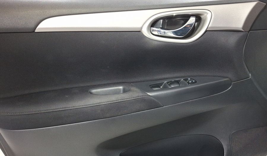 Nissan Sentra 1.8 ADVANCE MT Sedan 2015