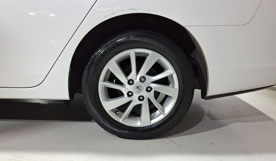 Nissan Sentra 1.8 ADVANCE MT Sedan 2015