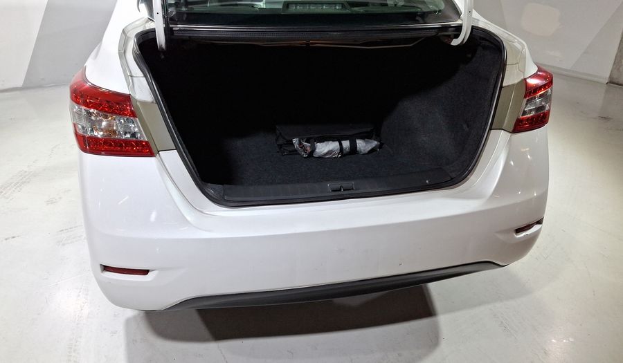 Nissan Sentra 1.8 ADVANCE MT Sedan 2015