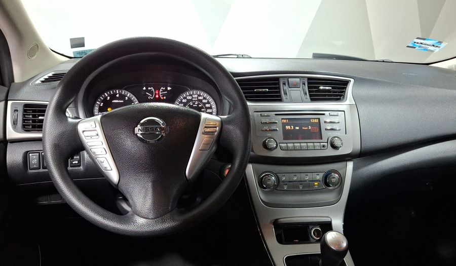 Nissan Sentra 1.8 ADVANCE MT Sedan 2015