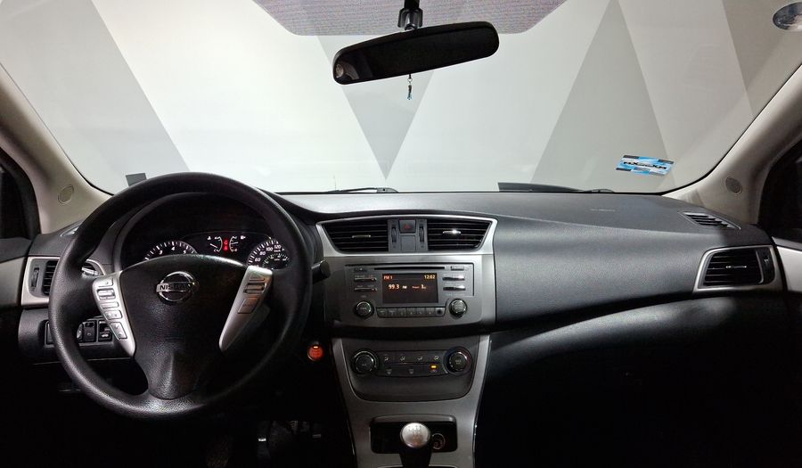 Nissan Sentra 1.8 ADVANCE MT Sedan 2015