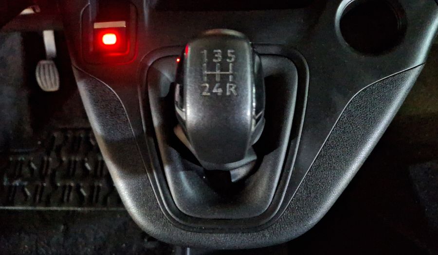 Peugeot Rifter 1.6 HDI ALLURE Minivan 2021