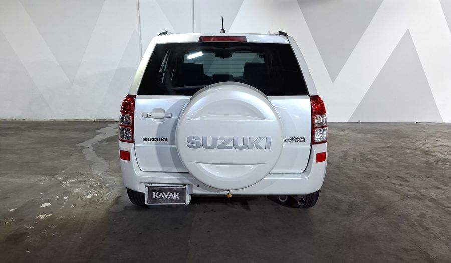 Suzuki Grand Vitara 2.4 L4 GLS AT 4WD Suv 2014