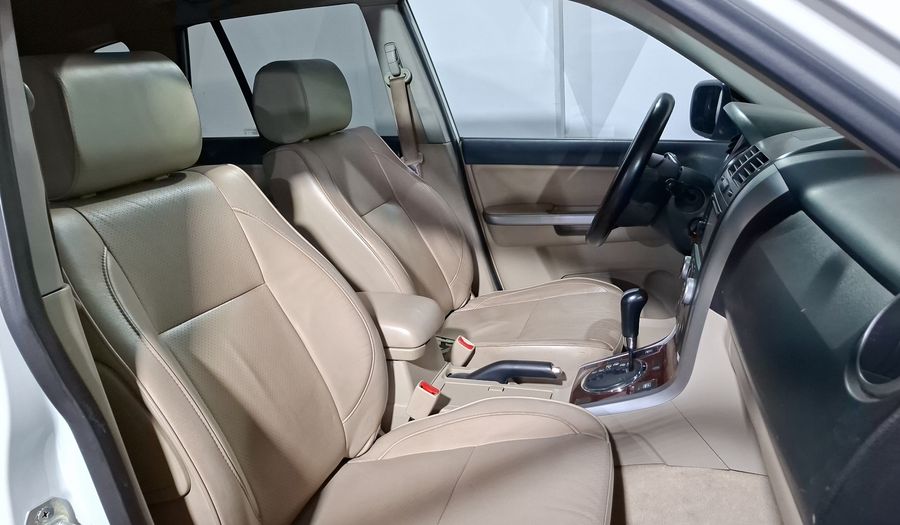 Suzuki Grand Vitara 2.4 L4 GLS AT 4WD Suv 2014