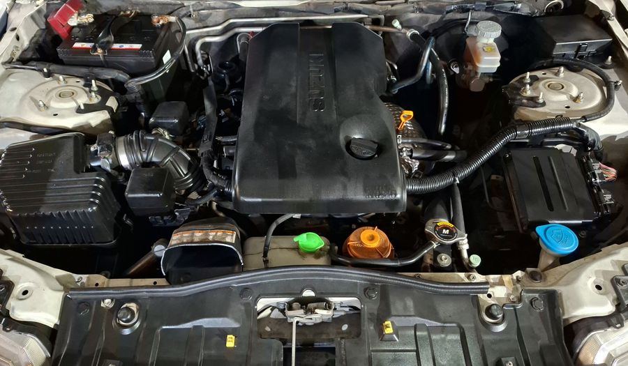 Suzuki Grand Vitara 2.4 L4 GLS AT 4WD Suv 2014