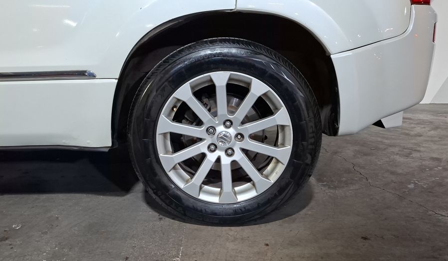 Suzuki Grand Vitara 2.4 L4 GLS AT 4WD Suv 2014
