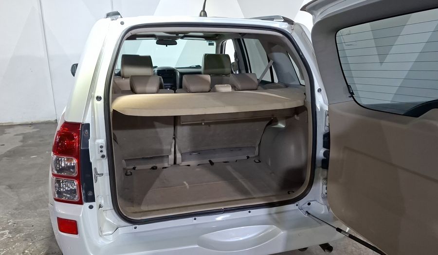 Suzuki Grand Vitara 2.4 L4 GLS AT 4WD Suv 2014