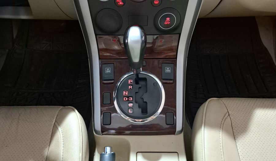 Suzuki Grand Vitara 2.4 L4 GLS AT 4WD Suv 2014