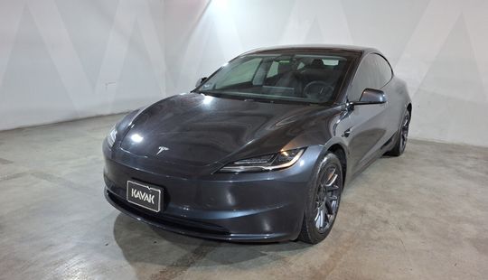Tesla • Model 3