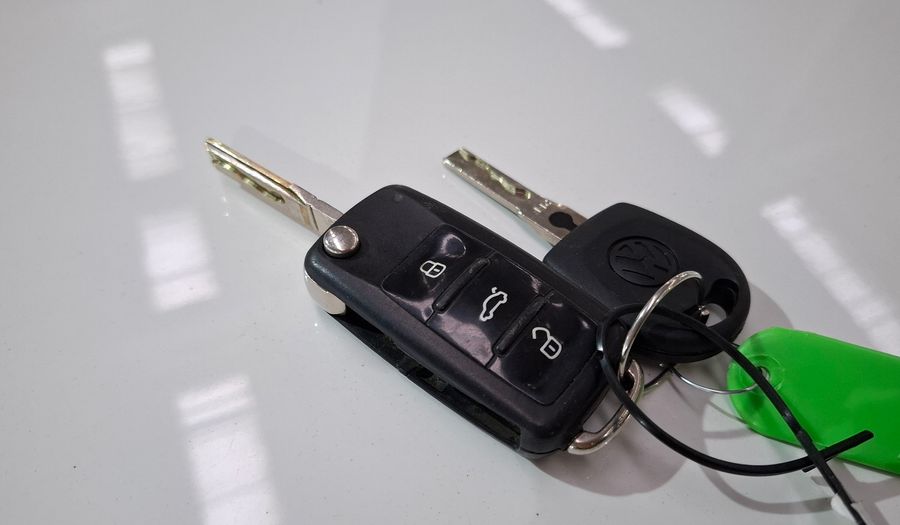 Volkswagen Up 1.0 WHITE UP Hatchback 2014