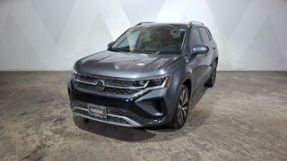 Volkswagen • Taos