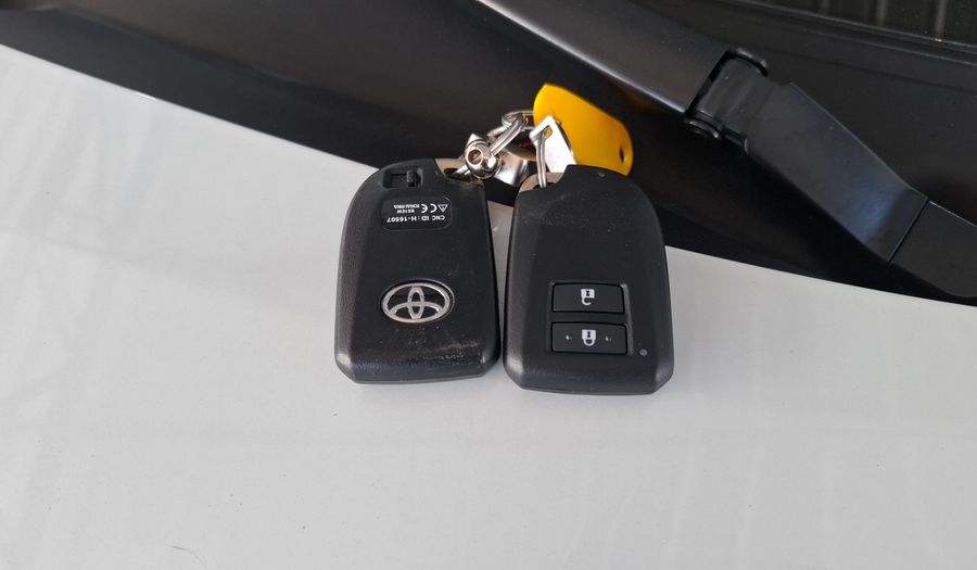 Toyota Yaris 1.5 S CVT Hatchback 2026