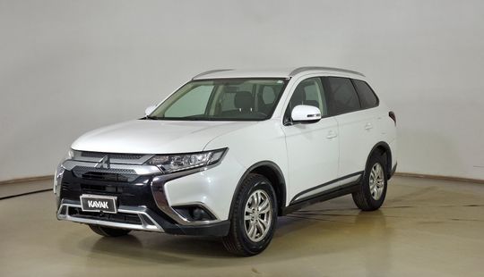 Mitsubishi • Outlander