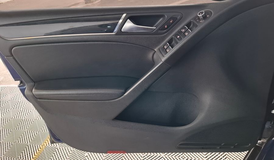 Volkswagen Golf 2.0 T GTI FSI Hatchback 2012