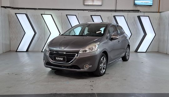 Peugeot • 208