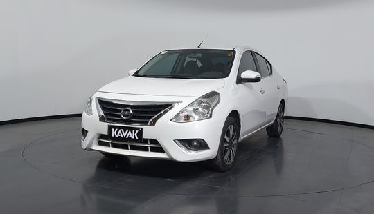 Nissan • Versa