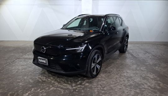Volvo • XC40