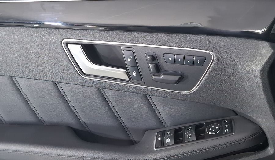 Mercedes Benz Clase E 1.8 250 CGI AVANTGARDE AT Sedan 2012
