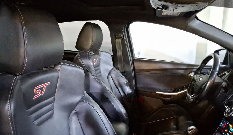 Ford Focus 2.0 ST TM Hatchback 2015