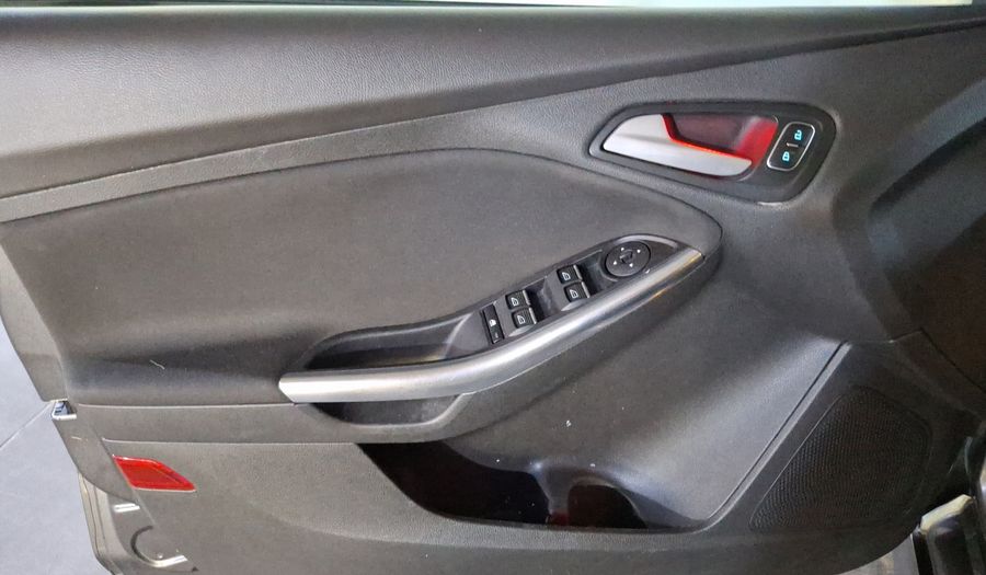 Ford Focus 2.0 ST TM Hatchback 2015