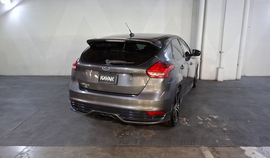Ford Focus 2.0 ST TM Hatchback 2015