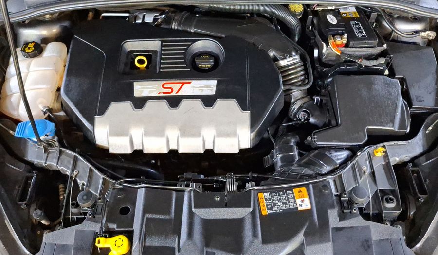 Ford Focus 2.0 ST TM Hatchback 2015