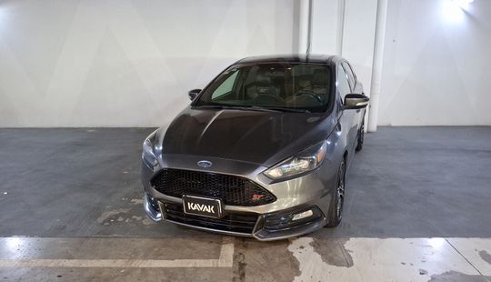 Ford • Focus