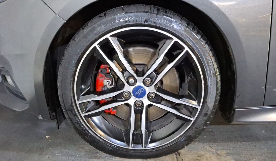 Ford Focus 2.0 ST TM Hatchback 2015