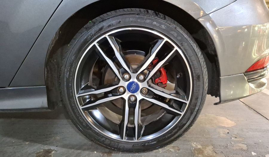 Ford Focus 2.0 ST TM Hatchback 2015