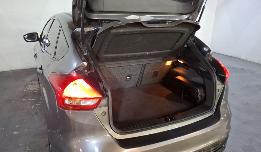 Ford Focus 2.0 ST TM Hatchback 2015