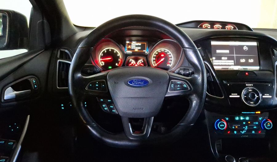 Ford Focus 2.0 ST TM Hatchback 2015