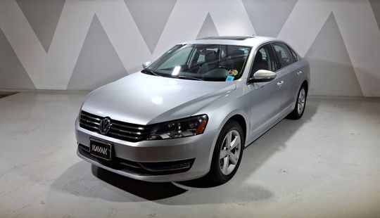 Volkswagen • Passat
