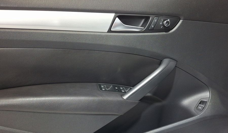 Volkswagen Passat 2.5 SPORTLINE TIPTRONIC Sedan 2012