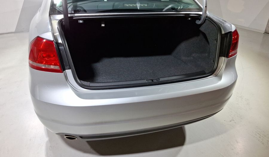 Volkswagen Passat 2.5 SPORTLINE TIPTRONIC Sedan 2012
