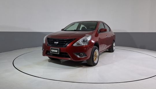 Nissan • Versa