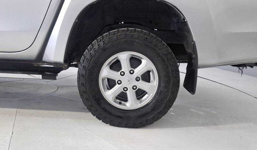 Mitsubishi L200 2.4 GLX DIESEL 4WD Pickup 2021