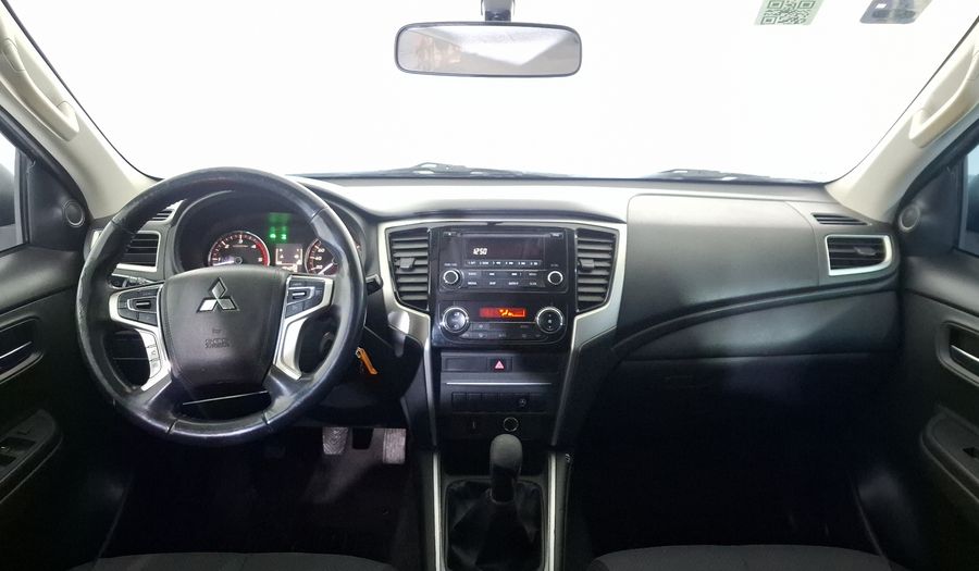 Mitsubishi L200 2.4 GLX DIESEL 4WD Pickup 2021
