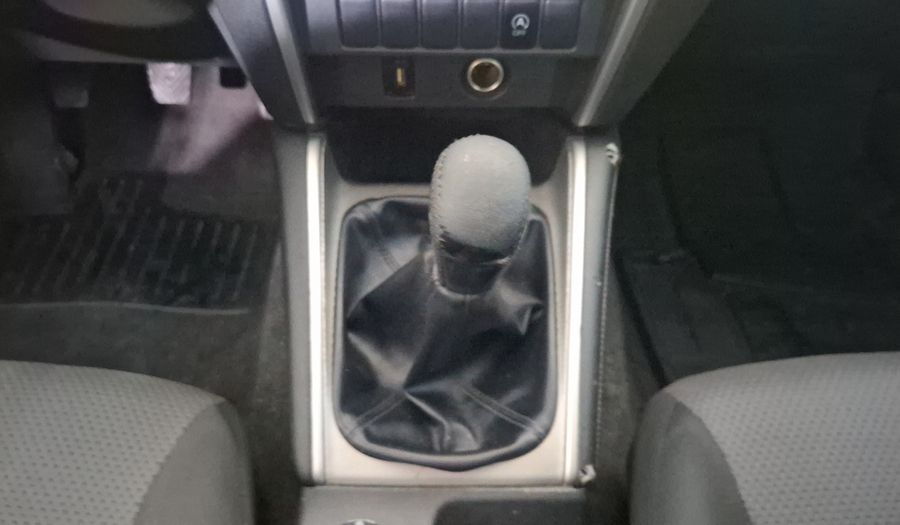 Mitsubishi L200 2.4 GLX DIESEL 4WD Pickup 2021