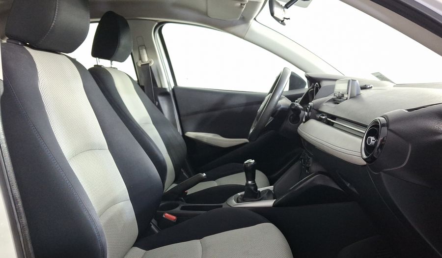 Toyota Yaris 1.5 R MID MT Sedan 2016