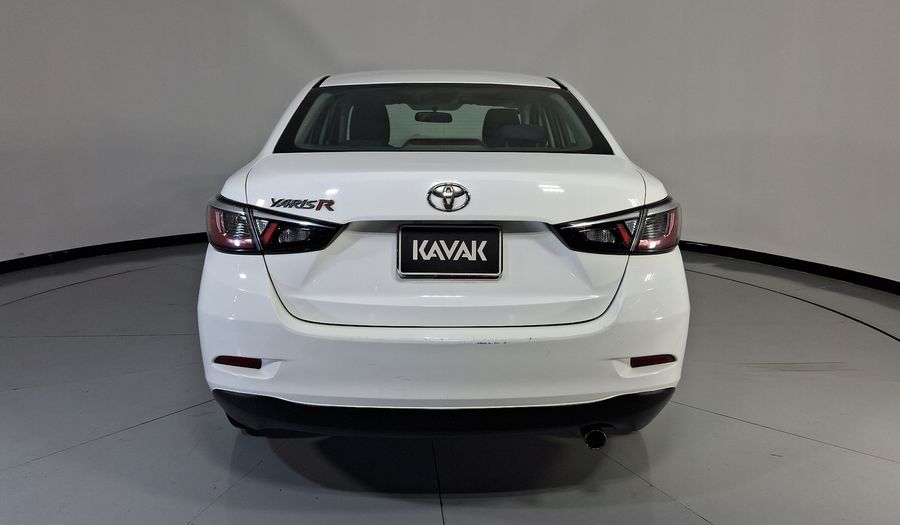 Toyota Yaris 1.5 R MID MT Sedan 2016