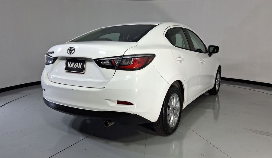 Toyota Yaris 1.5 R MID MT Sedan 2016