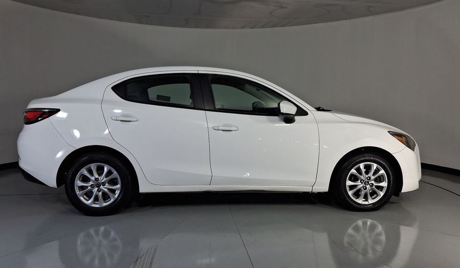 Toyota Yaris 1.5 R MID MT Sedan 2016