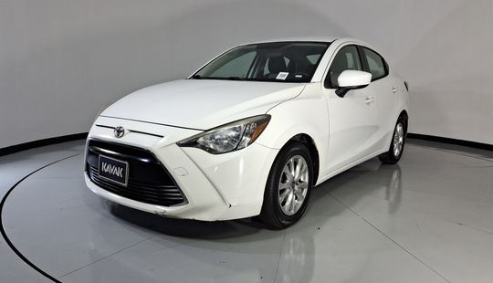 Toyota • Yaris