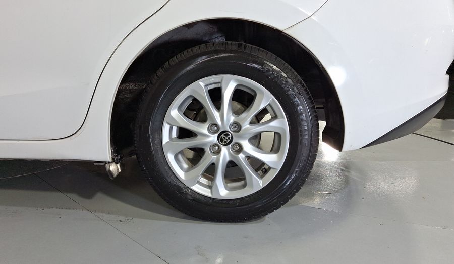 Toyota Yaris 1.5 R MID MT Sedan 2016
